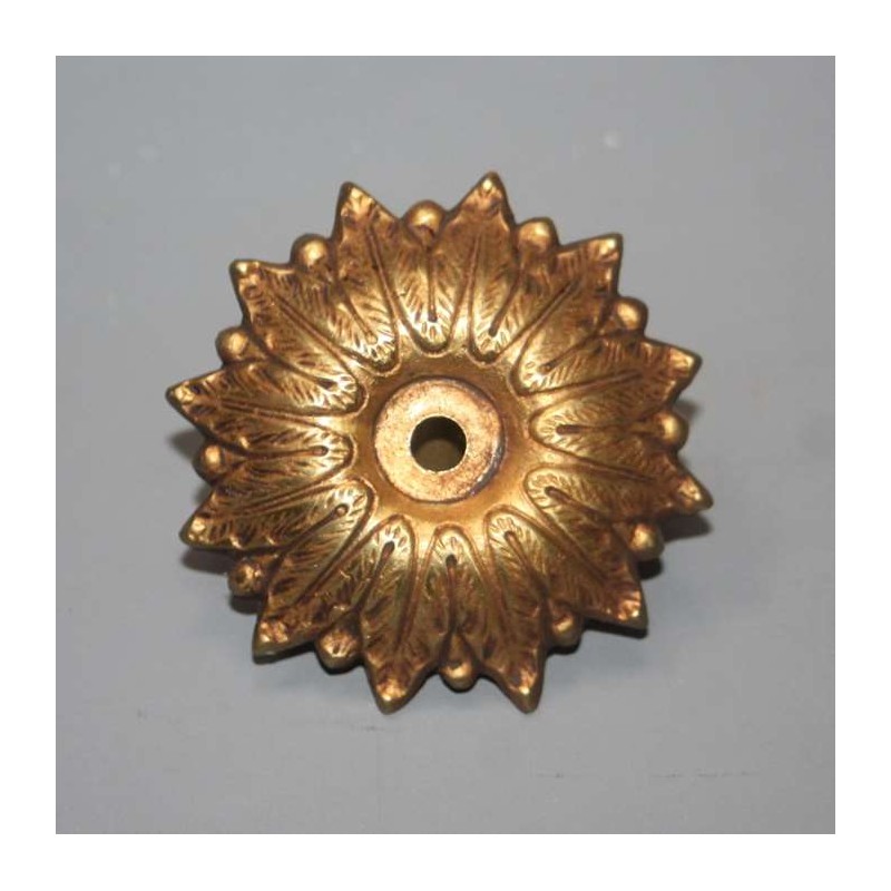  Rosace  ou bobeche en bronze diam tre 8 cm pour  lustre  ancien