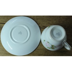 faïence-anglaise-tasse-a-the-soucoupe-duchess