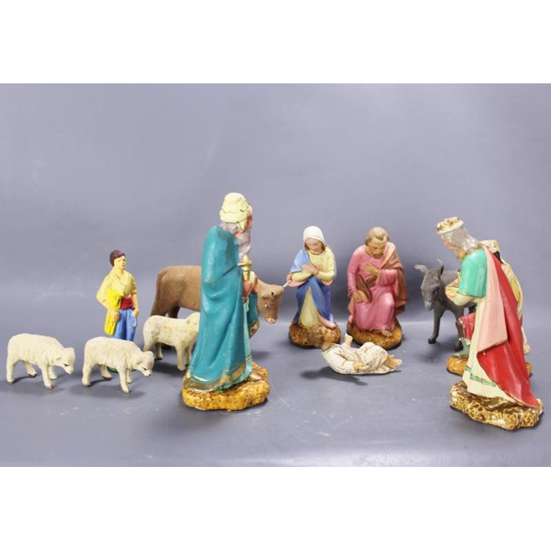 Anciennes figurines pour crèche de noël